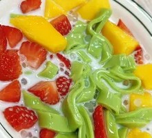 清凉斑斓河粉