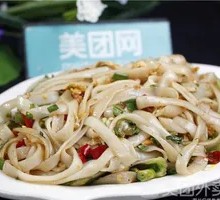 Stir-Fried Rice Noodles with Pork