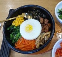 招牌牛肉石锅拌饭