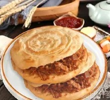 Crispy Pastry Meat Sandwich