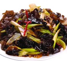 Scallion-Braised Pork with Wood Ear Mushrooms