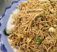 Stir-Fried Noodles with Shredded Meat