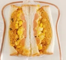 玉米肉松火腿三明治