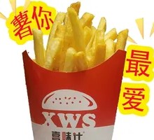小薯条配两袋番茄酱