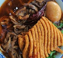 孙浩特色牛杂面