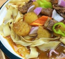 精选牛肉土豆拌面