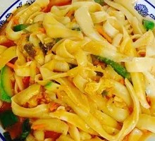 Beef Stir-Fried Knife-Cut Noodles