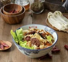 浩特牛肉板面