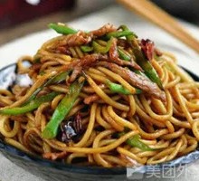 Stir-Fried Pork with Green Pepper Noodles