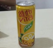 易拉罐柠檬茶