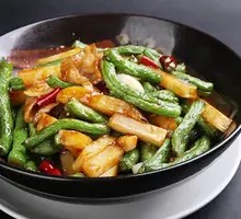 豆角烧土豆条