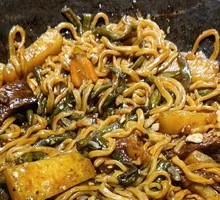 排骨南瓜焖面小锅