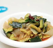 Cucumber Noodle Salad