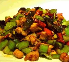 Spicy Chicken Cubes with Noodles