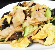 Wood Ear Mushroom and Pork Noodles