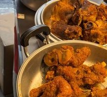 Braised Pig's Feet with Crispy Skin