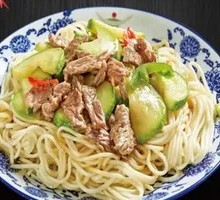西葫芦牛肉盖浇面
