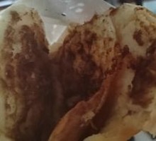 Braised flatbread with pork belly and egg