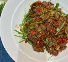 Stir-Fried Beef with Yellow Onion