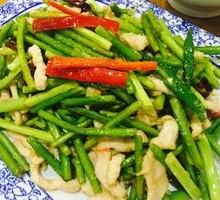 Garlic Shoots with Shredded Pork