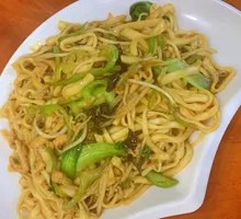 Stir-Fried Pork with Green Pepper Noodles