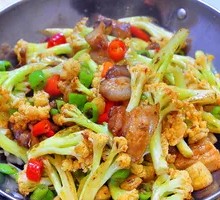 Spicy Stir-Fried Organic Cauliflower