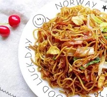 老干妈肉丝鸡蛋炒面