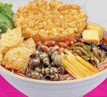 Fried Egg Snail Noodles