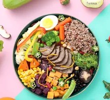 秘制牛肉轻蔬拌饭