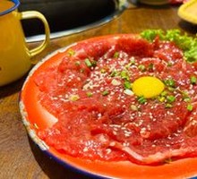 Sliced Beef with Green and Red Peppers