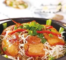 Stir-Fried Noodles in Iron Pot