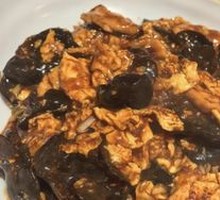 Sour Stir-Fried Egg with Wood Ear Mushrooms