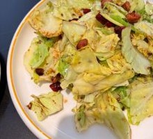 Stir-Fried Cabbage with Sauce