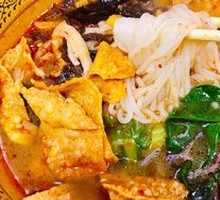 Dry-Mixed Snail Rice Noodles