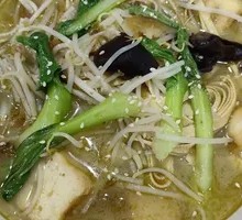 Sour Cabbage Noodle Soup