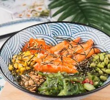 淡甜香蟹肉波奇海鲜饭