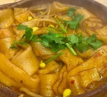 Braised Sweet Potato Noodles in Clay Pot