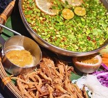 Grilled Pork Neck with Sour Rice Noodles