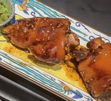 Braised Pork Trotters in Old Sauce