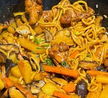 Signature Chicken Thigh Braised Noodles
