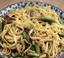 红烧肉干菜焖面