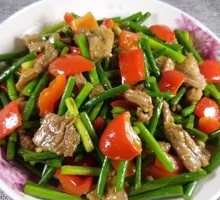 蒜苔牛肉盖浇饭
