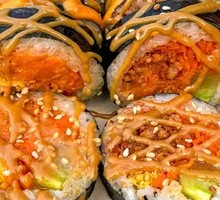 奥尔良鸡腿排紫菜包饭