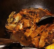 Stewed Fish in Iron Pot