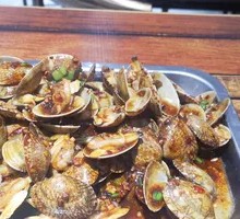 Spicy Stir-Fried Clams