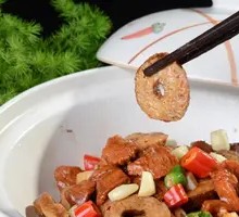 Braised Pig Intestine in Clay Pot