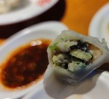 招牌虾仁猪肉三鲜锅贴