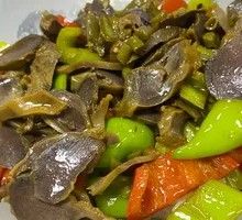 青椒炒鸭胗盖饭