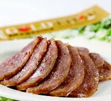 鸡蛋香肠炒河粉十百灵草老鸭汤