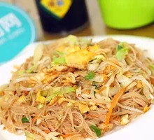 Egg and Pork Noodles Stir-Fry